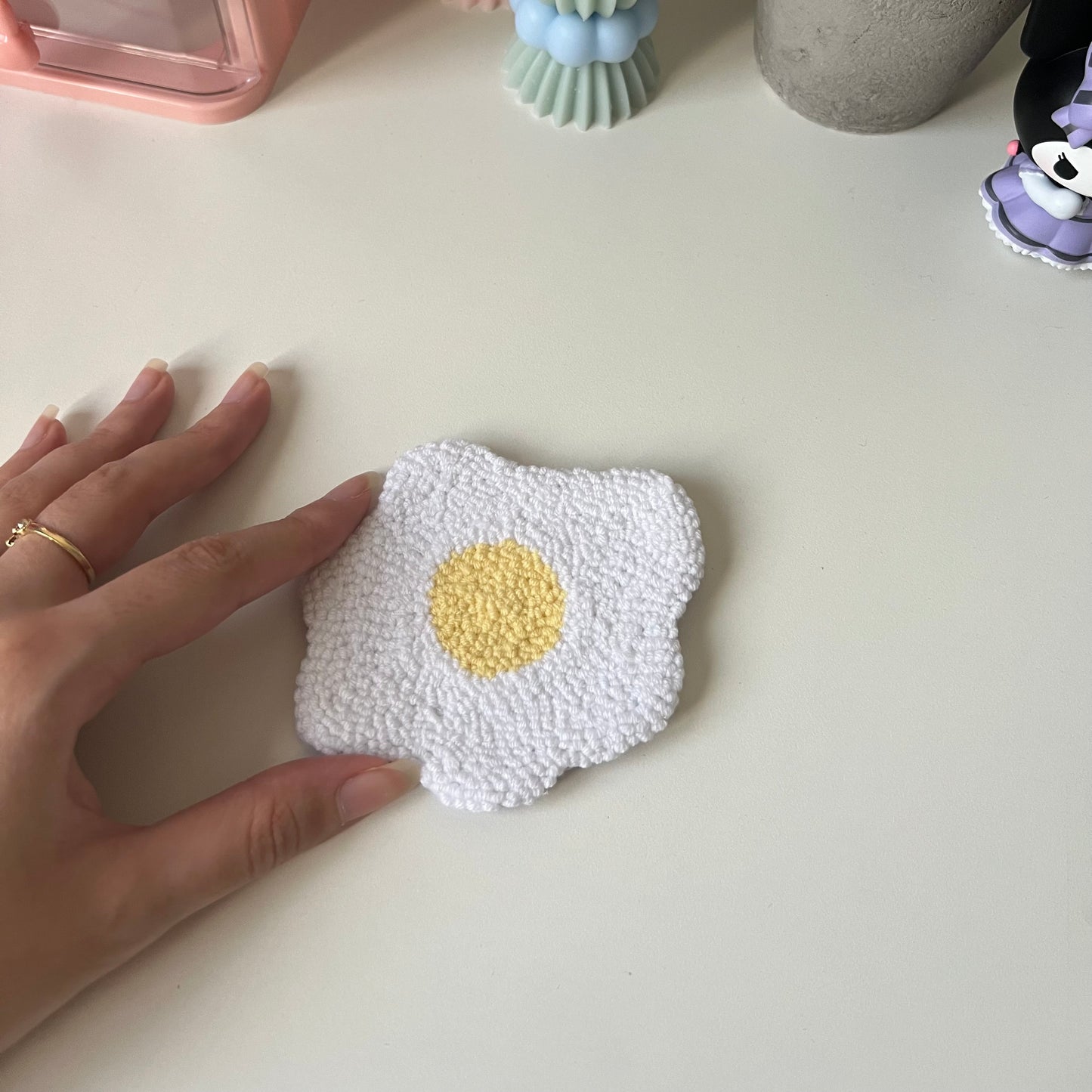 Egg mug rug