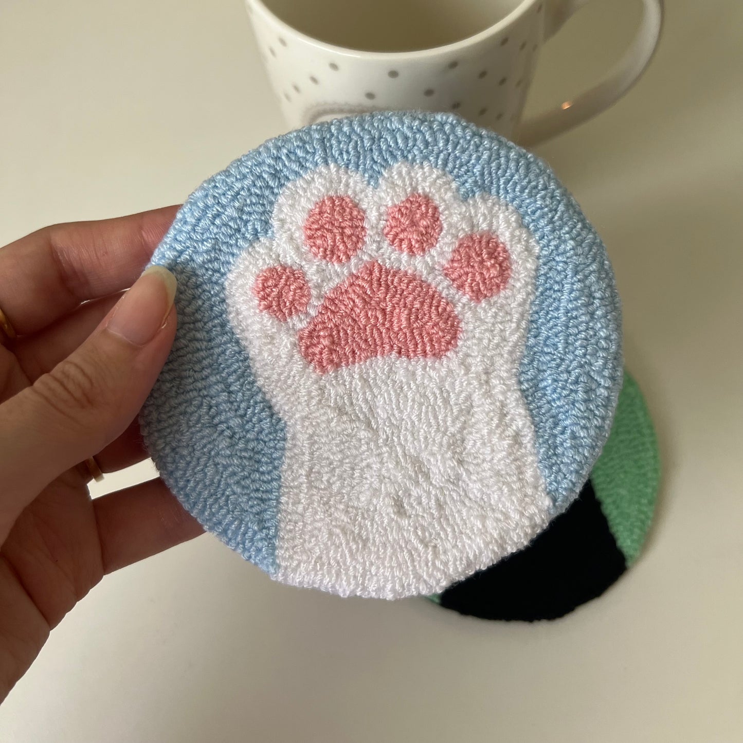 Cat paws mug rugs