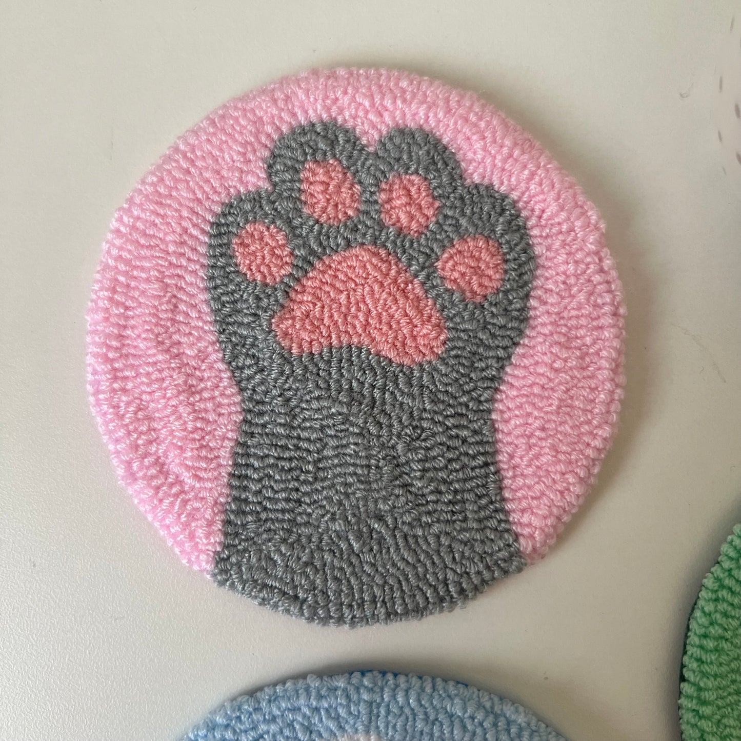 Cat paws mug rugs