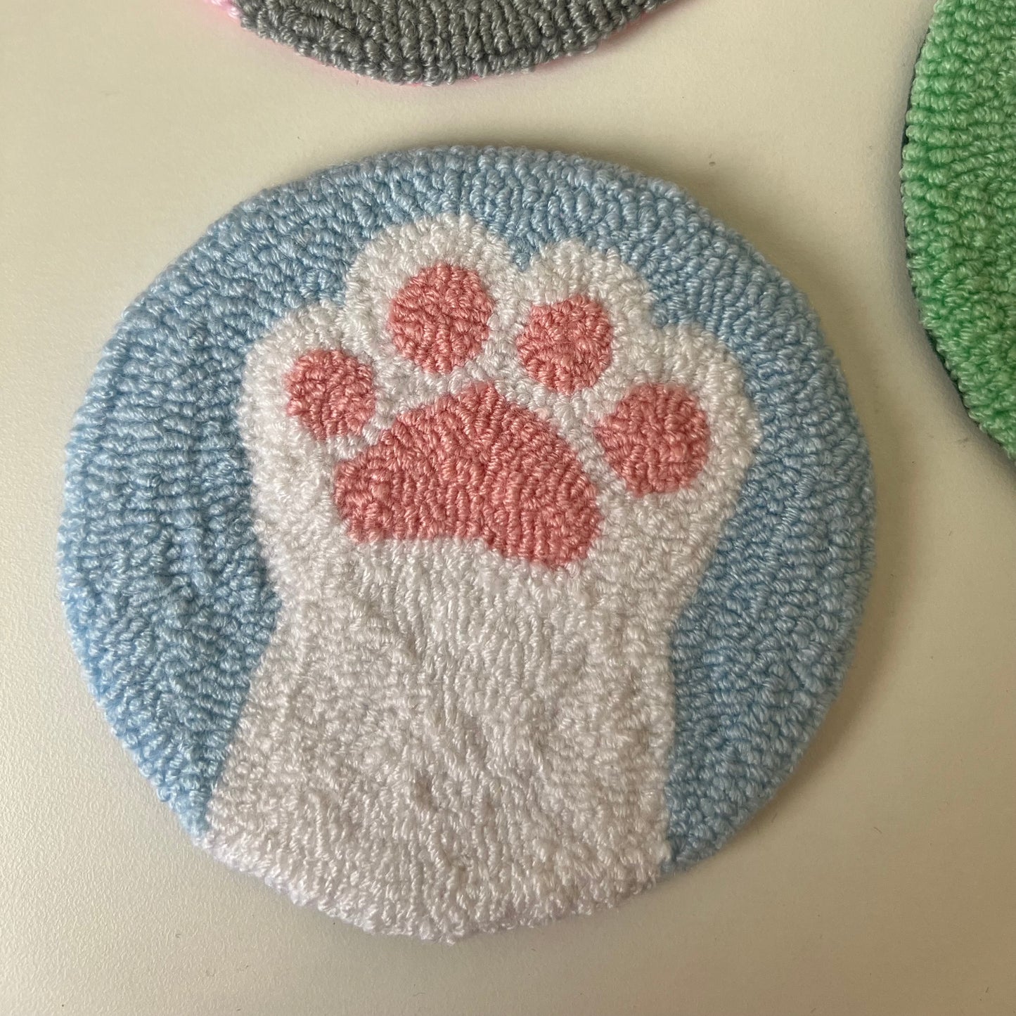 Cat paws mug rugs