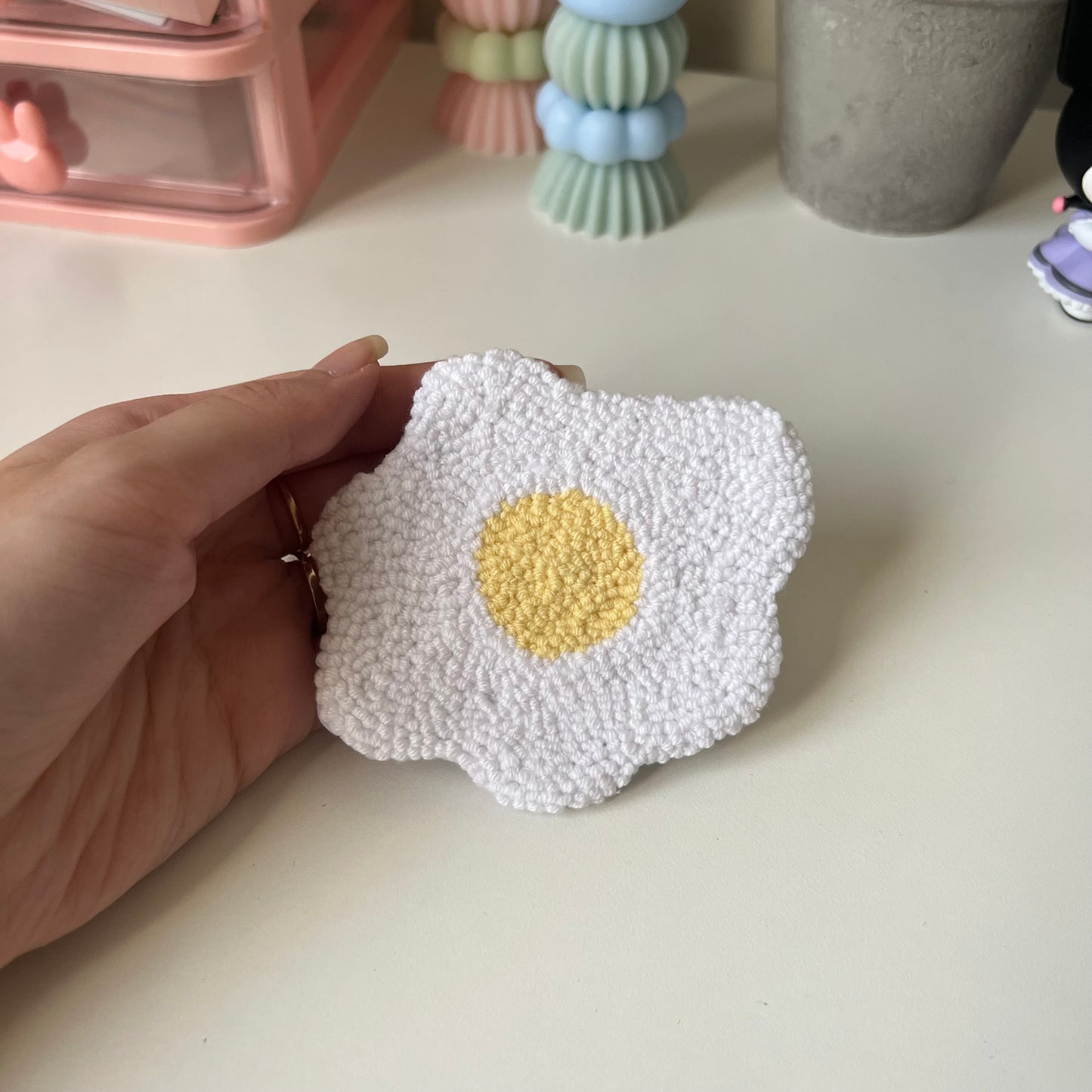 Egg mug rug