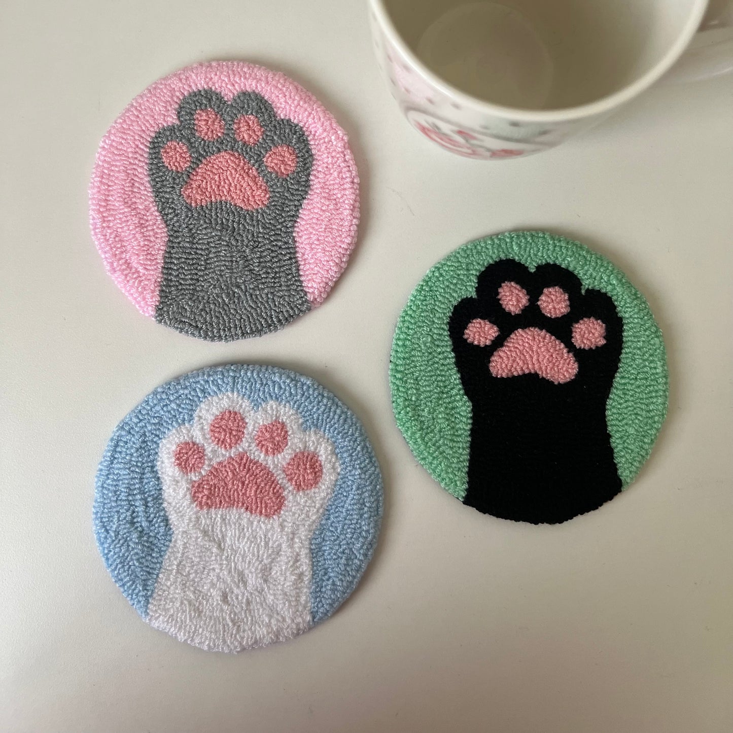 Cat paws mug rugs