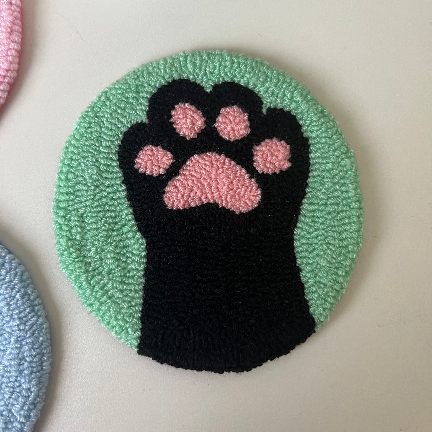 Cat paws mug rugs